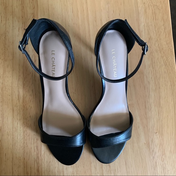 Le Chateau Ankle Strap Sandals - Picture 2 of 6